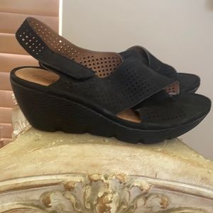 Brand new size 8.5 Clark’s wedge